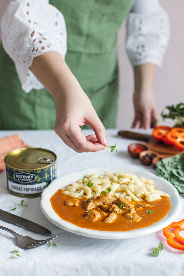 Kuřecí paprikáš v plechovce