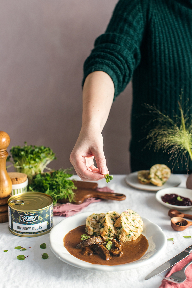 Zvěřinový guláš v plechovce