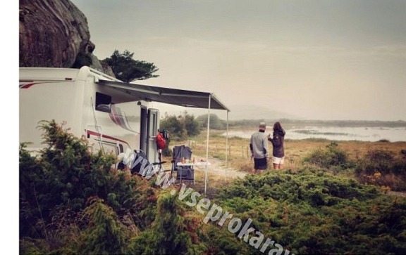 Boční markýza Dometic PW 1500 elektrická