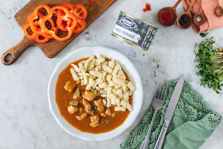 Kuřecí paprikáš v plechovce