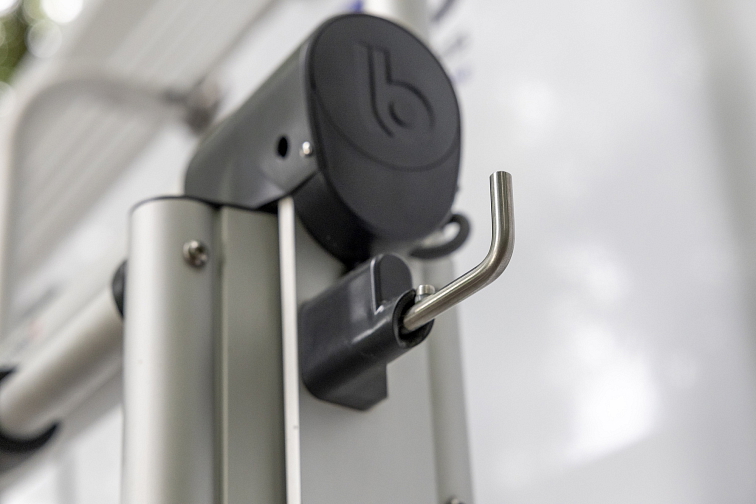 Nosič kol na zadní stěnu Short Rail - elektrický pojezd