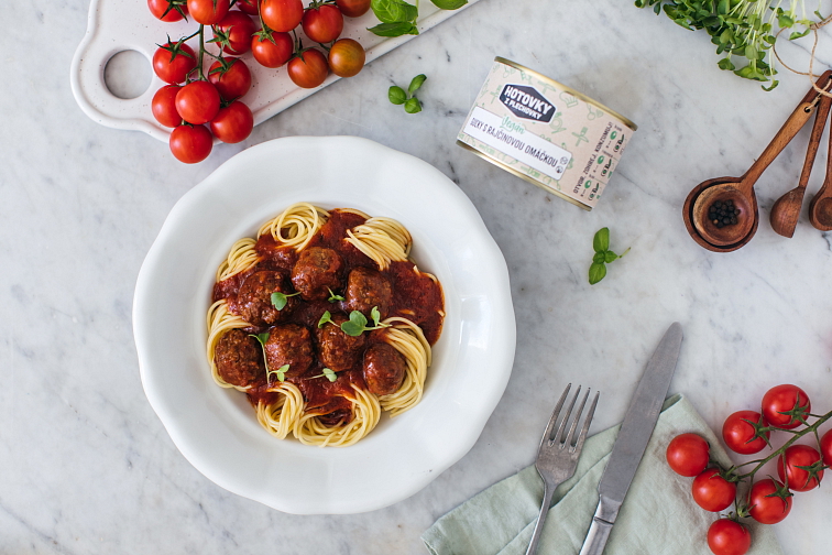 Vegan kuličky v rajčatové omáčce v plechovce