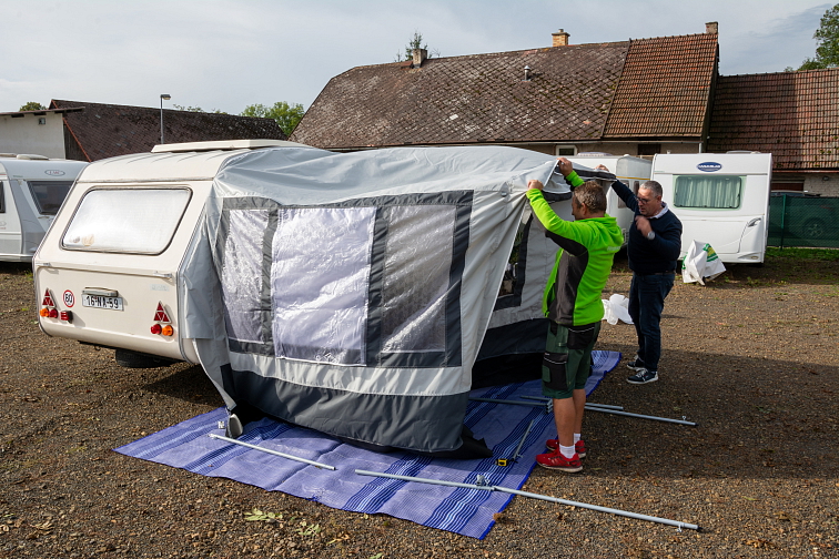 Předstan ke karavanu Niewiadów N126 - malý