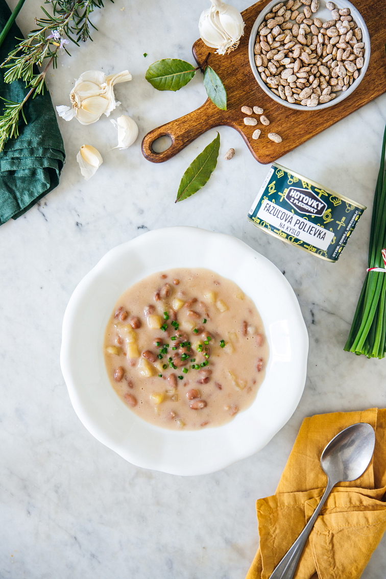 Fazolová polévka na kyselo v plechovce