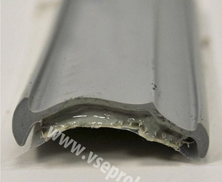 Gumové těsnění pod kedrovou lištu