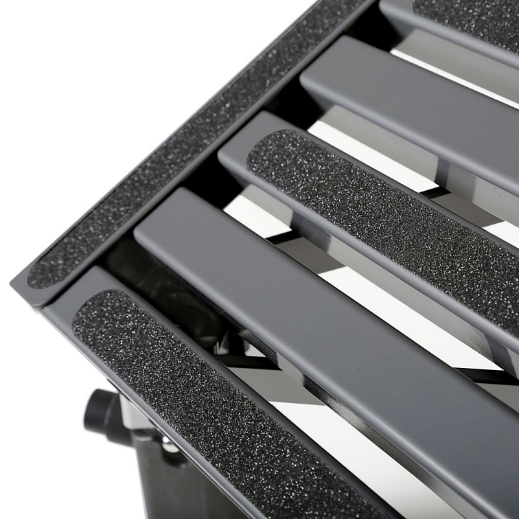 Skládací schůdek ke karavanu