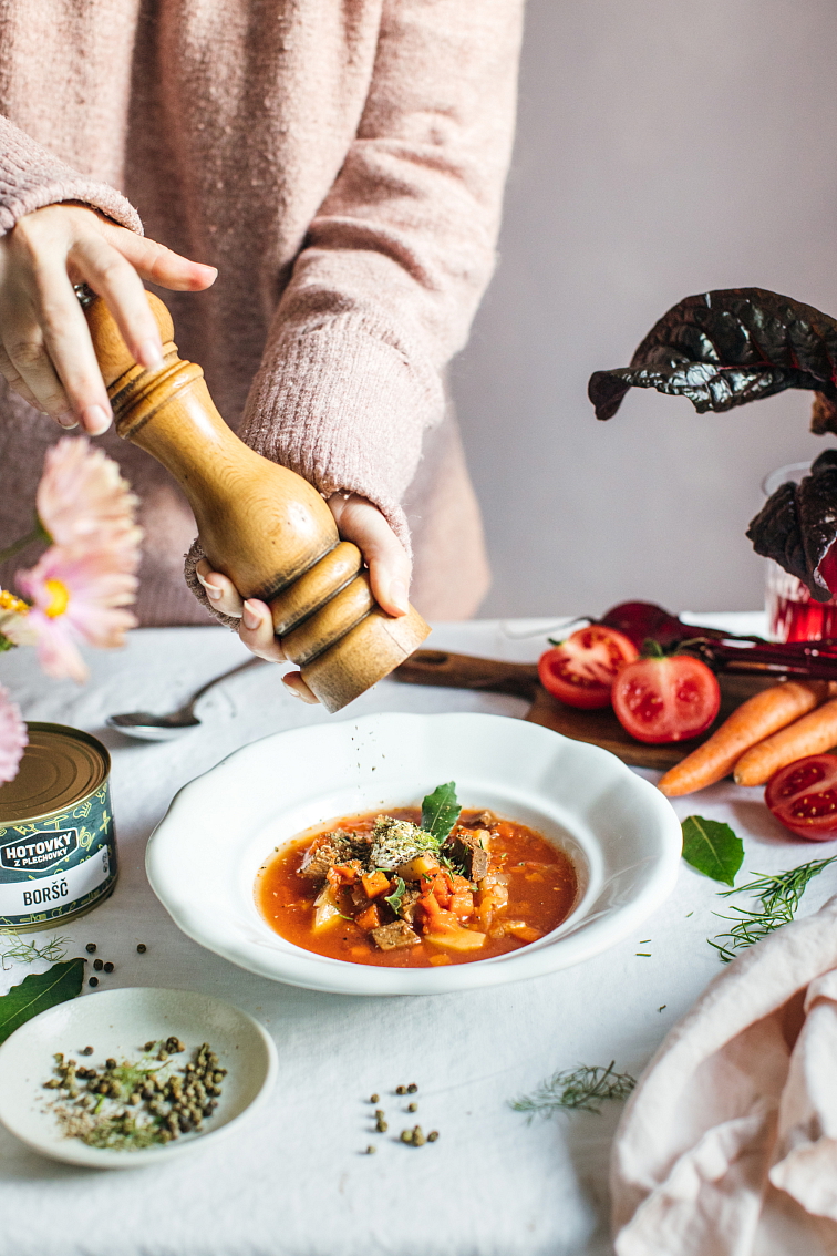 Boršč v plechovce