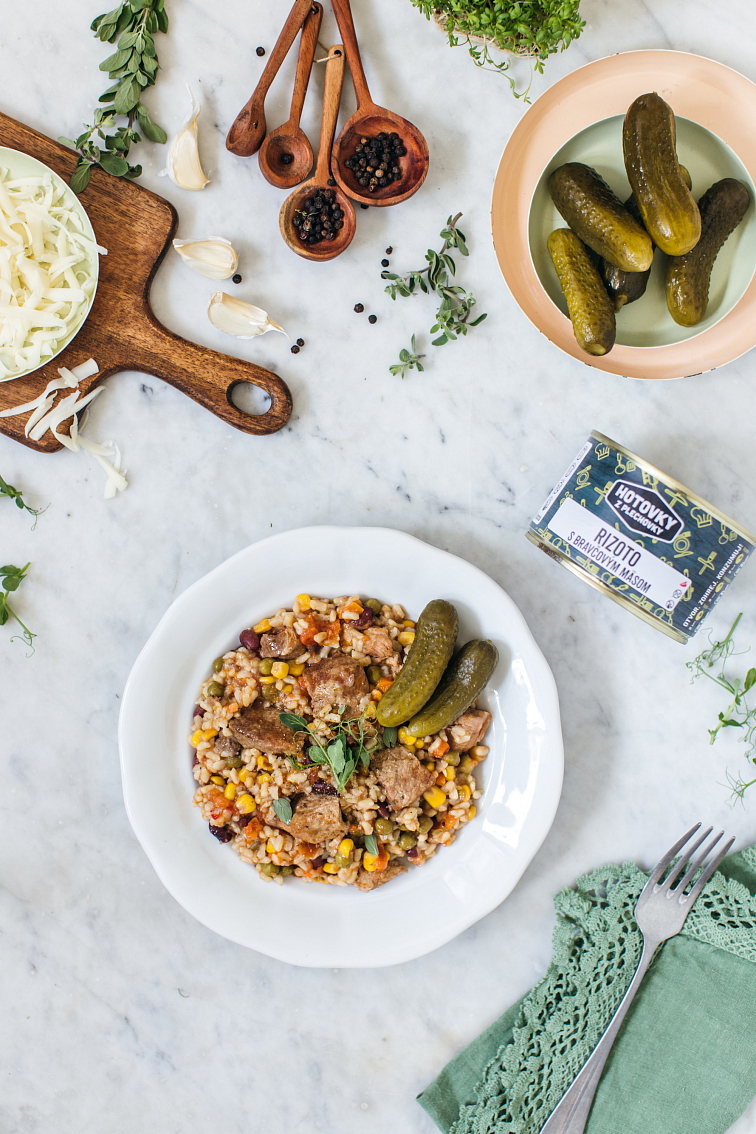 Rizoto s vepřovým masem v plechovce