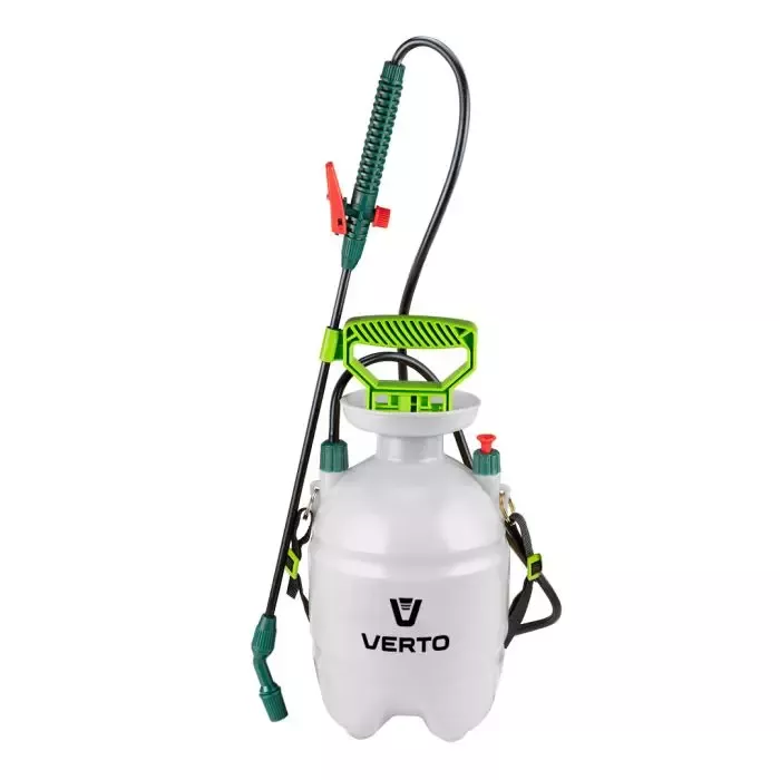 Houby na trávníku – proč se objevují a jak s nimi bojovat?