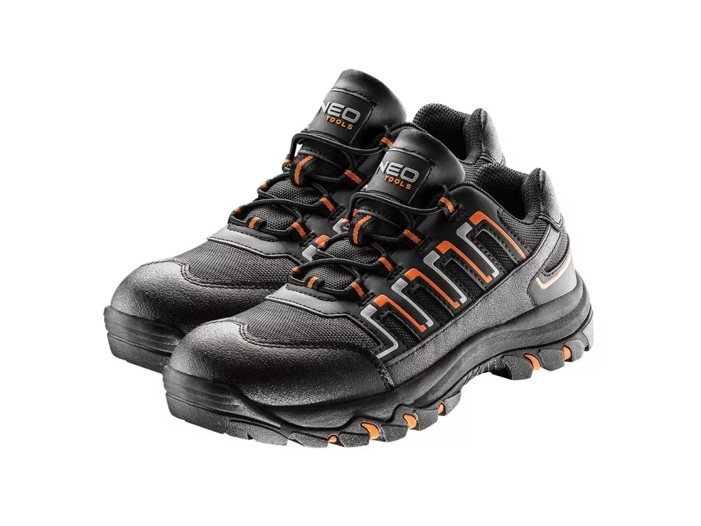 Nové standardy obuvi – jak vybrat správnou pracovní obuv?