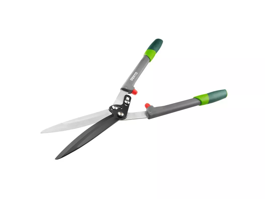 Štípání dřeva – jak vybrat sekeru? Jak bezpečně štípat dřevo?