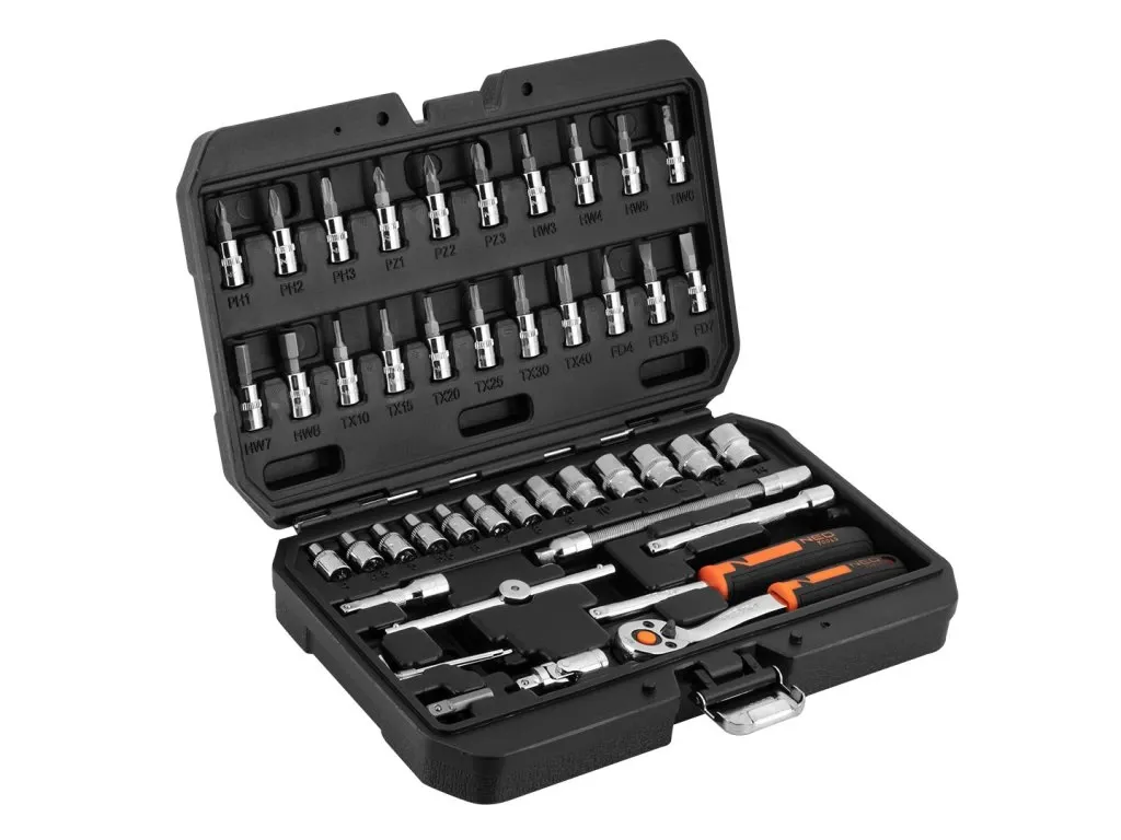 Praktický tip na dárek – sada gola klíčů v kufru