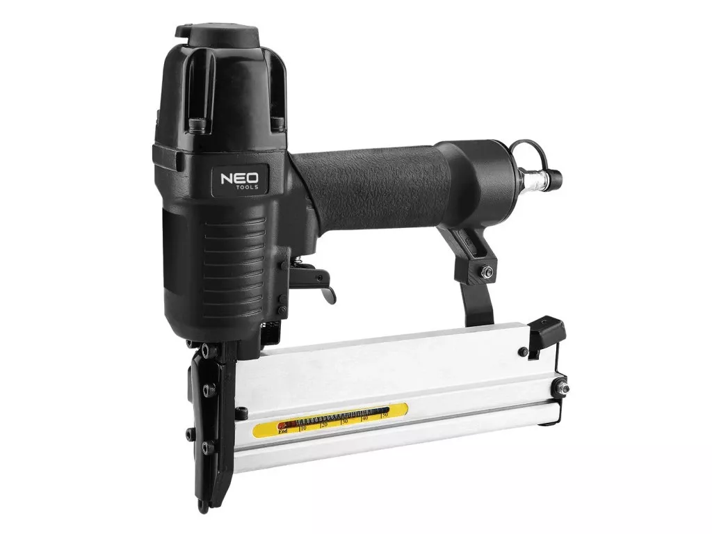 Která hřebíkovačka je nejlepší – pneumatická, akumulátorová nebo elektrická? Typy a parametry