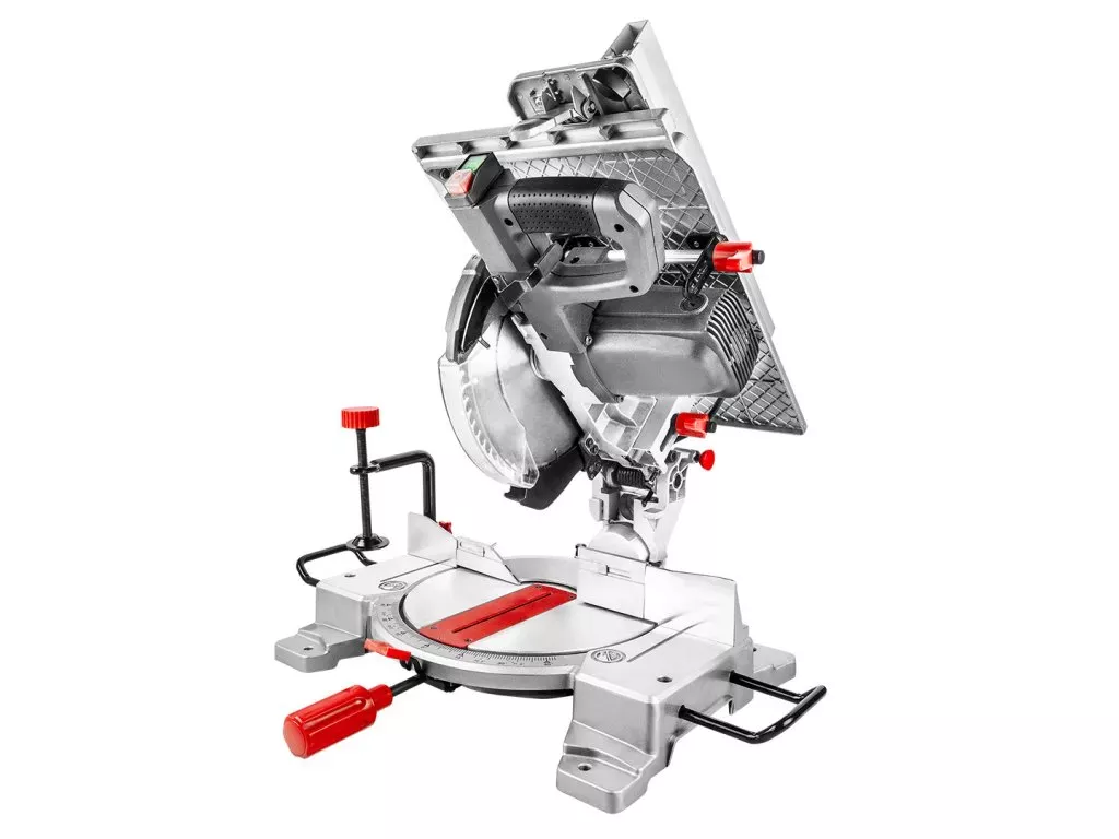 Nezbytné nástroje pro řezání dřeva