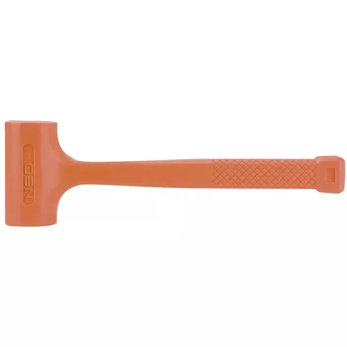 Strašák - osvědčený způsob boje s ptáky