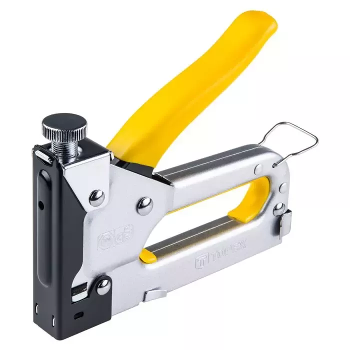 Strašák - osvědčený způsob boje s ptáky