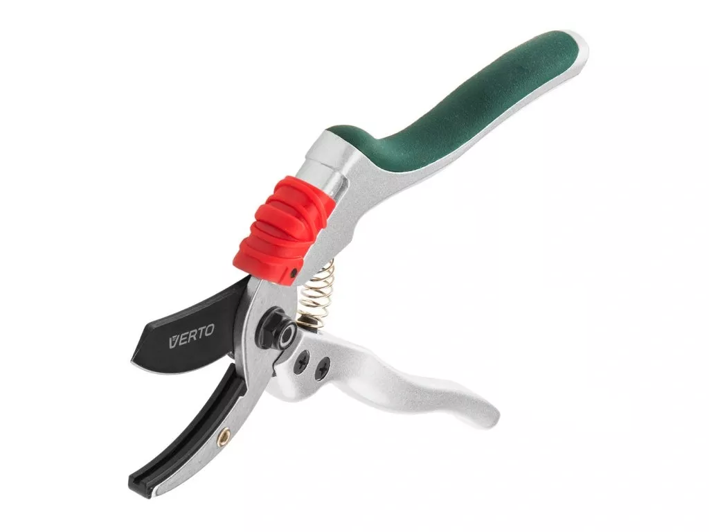 Osvědčený způsob výroby včelí napáječky