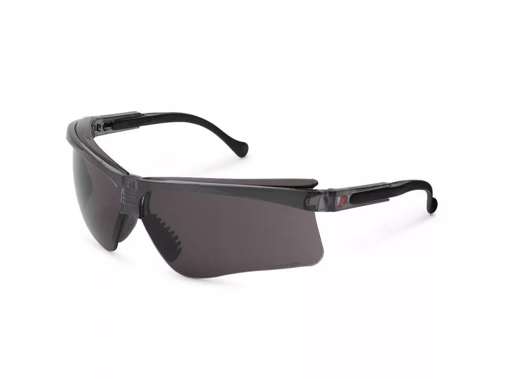 Štípání dřeva – jak vybrat sekeru? Jak bezpečně štípat dřevo?