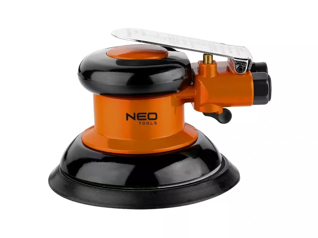 Jak postavit boudu pro psa? Praktický průvodce