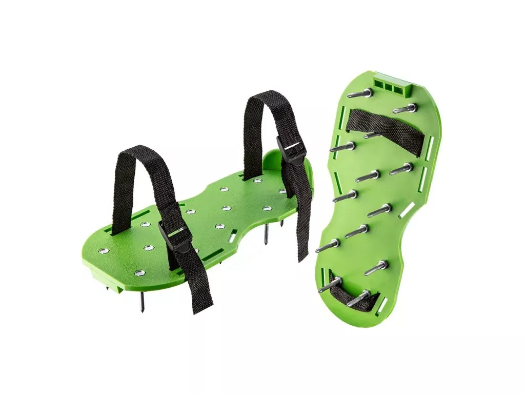 Vertikutátor pomůže půdu vyčistit