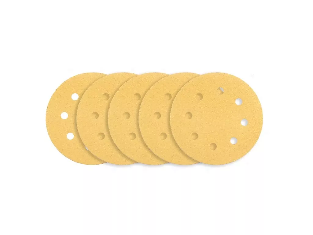 Jak vyrobit kočičí domeček z lepenky a dřeva?