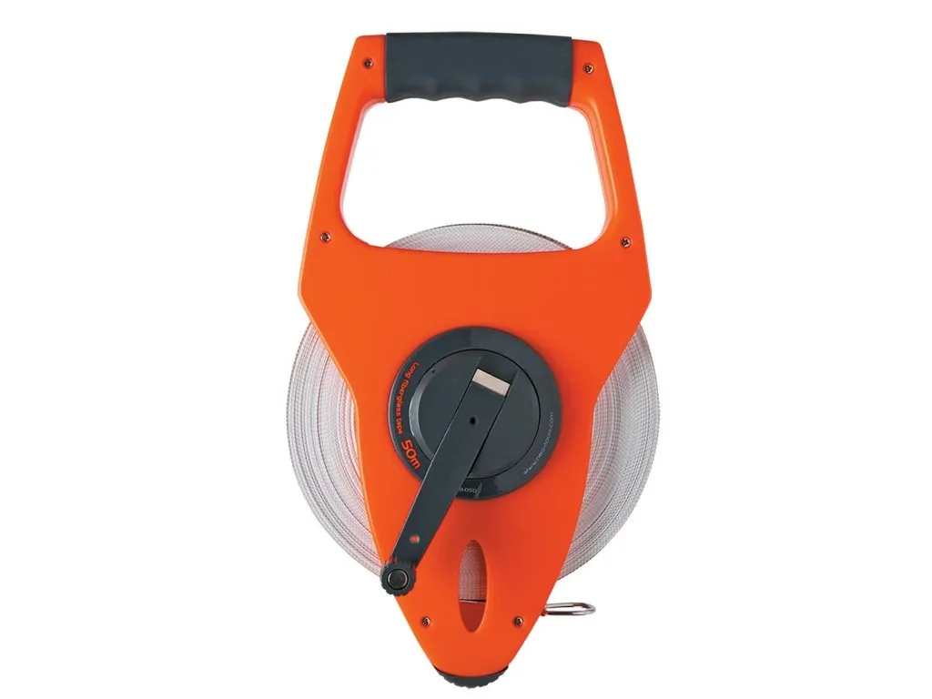 Jak položit zámkovou dlažbu svépomocí: Kompletní návod krok za krokem