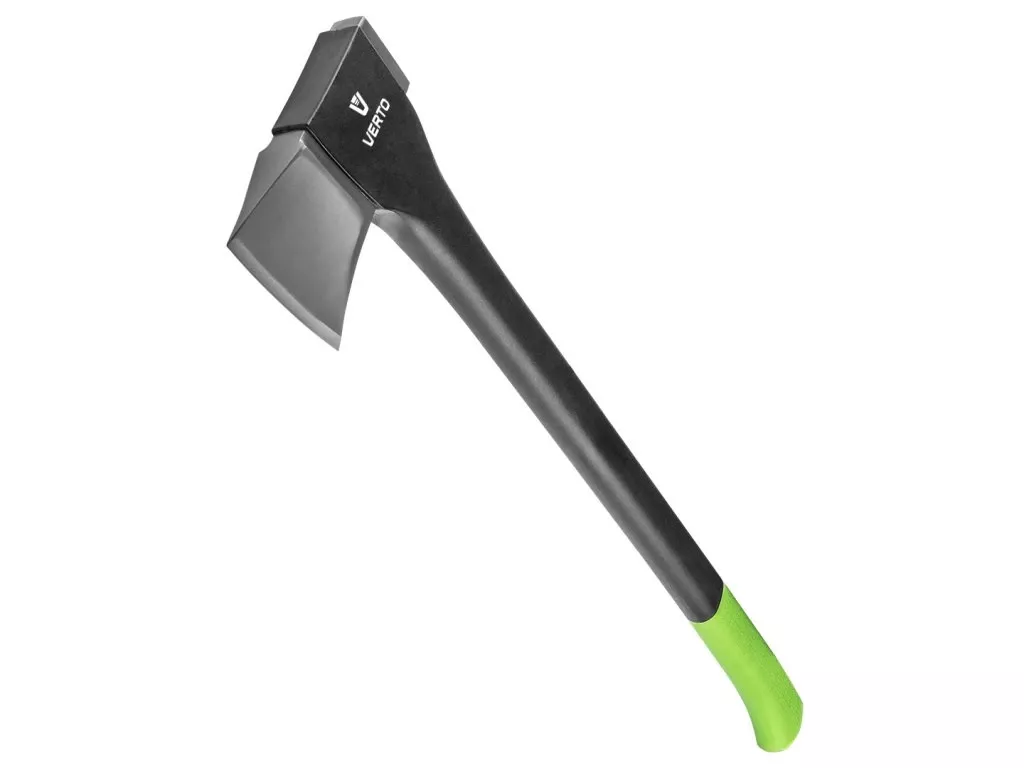 Štípání dřeva – jak vybrat sekeru? Jak bezpečně štípat dřevo?