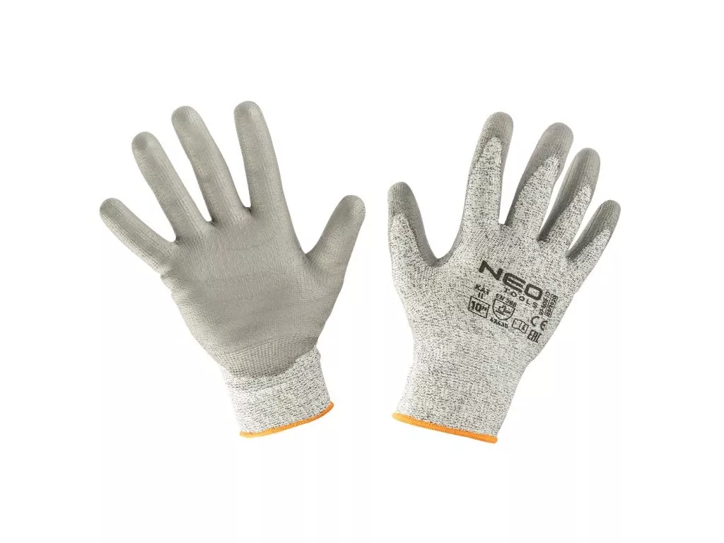 Bavlněné kuličky DIY - jak si sami vyrobit lehkou girlandu?