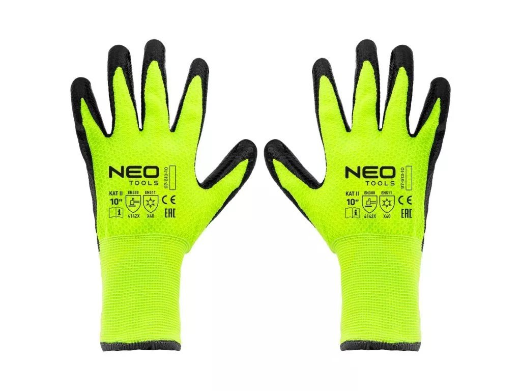 Jak vyrobit polici z dřevěných krabic? Skvělé řešení pro balkon, obývací pokoj nebo dětský pokoj