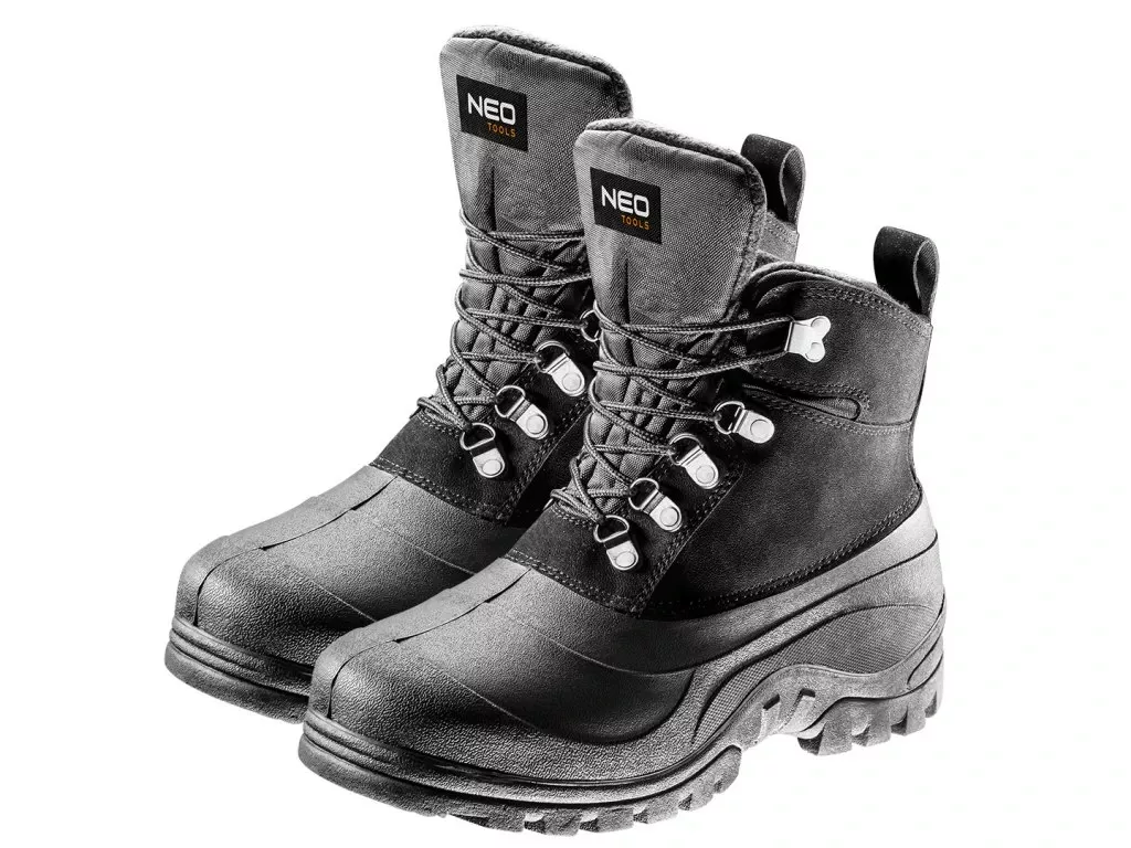 Štípání dřeva – jak vybrat sekeru? Jak bezpečně štípat dřevo?