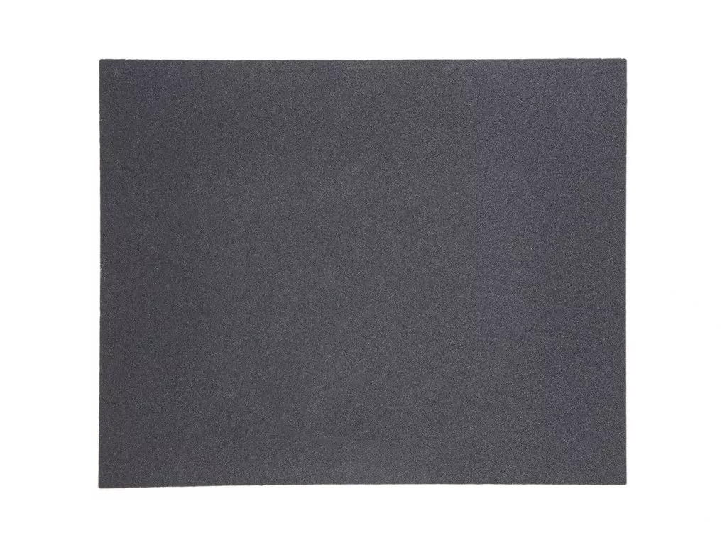 Jak vyrobit kočičí domeček z lepenky a dřeva?