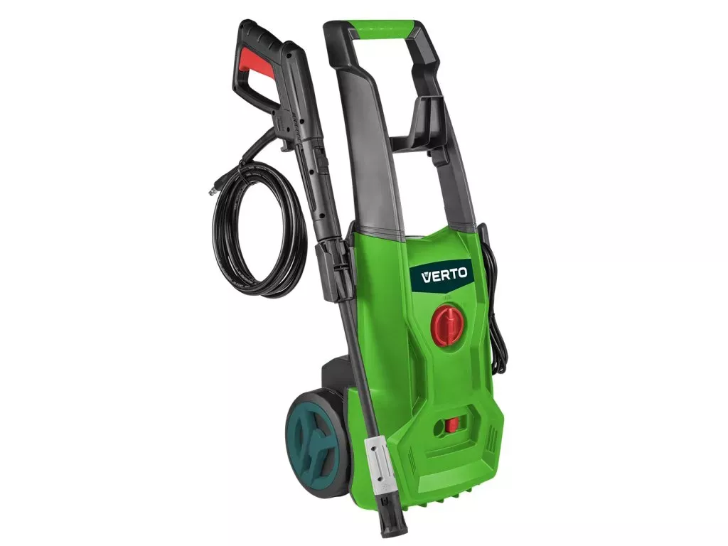 Rychlé a snadné čištění zahradního nábytku a teras