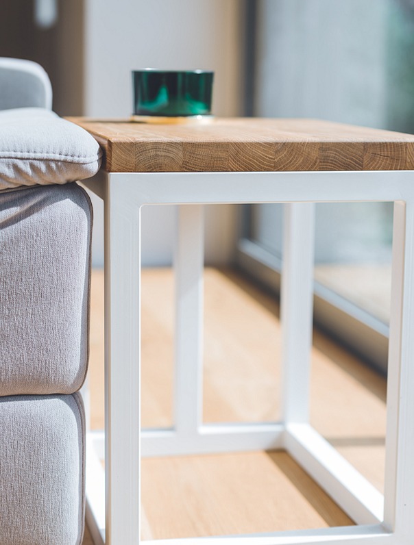 Odkládací stůl MALECO