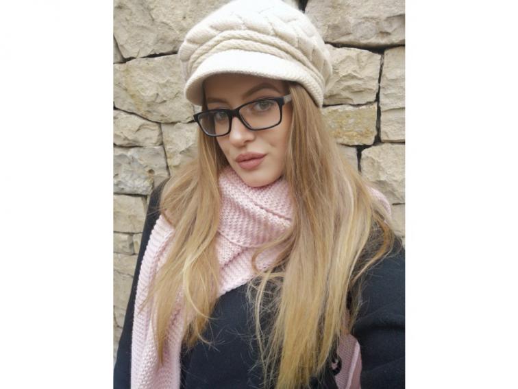 Dámská pletená čepice s kšiltem Meria - béžová