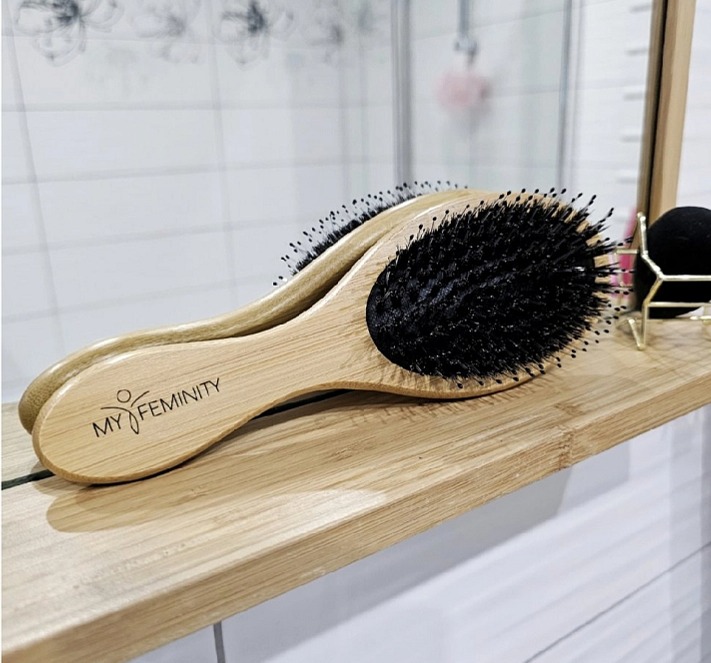 BAMBUSOVÝ kartáč na vlasy s kančími štětinami