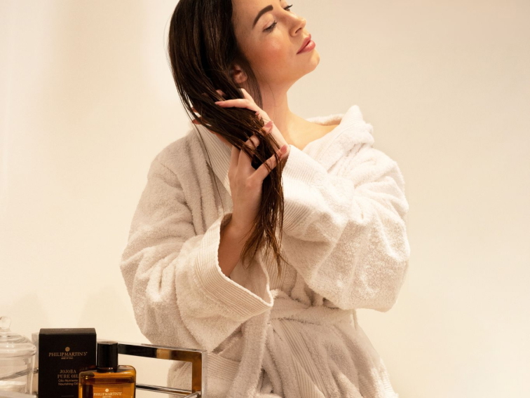 JOJOBA PURE OIL jojobový olej na vlasy, tělo a na pleť