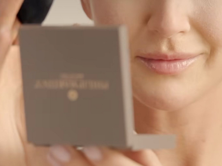 FINISH POWDER matující pudr s vyhlazujícím efektem