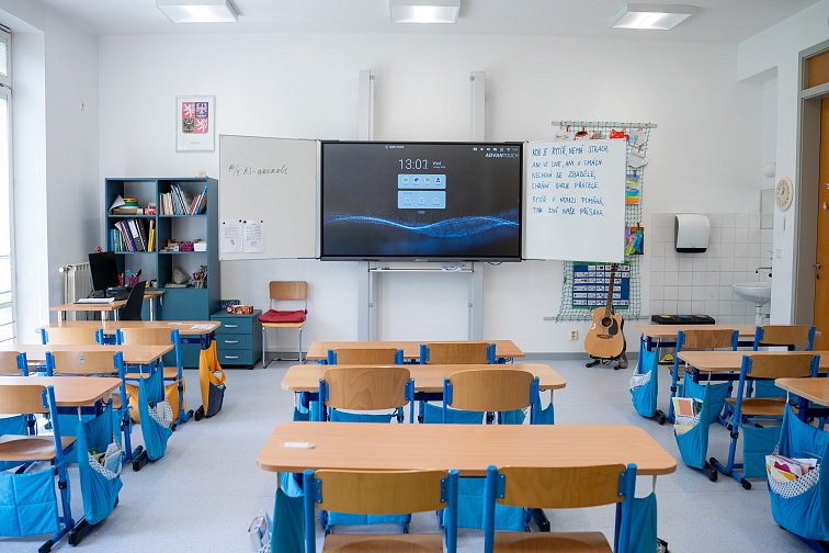 5 důvodů, proč si školy pořizují dotykový interaktivní displej místo klasické tabule
