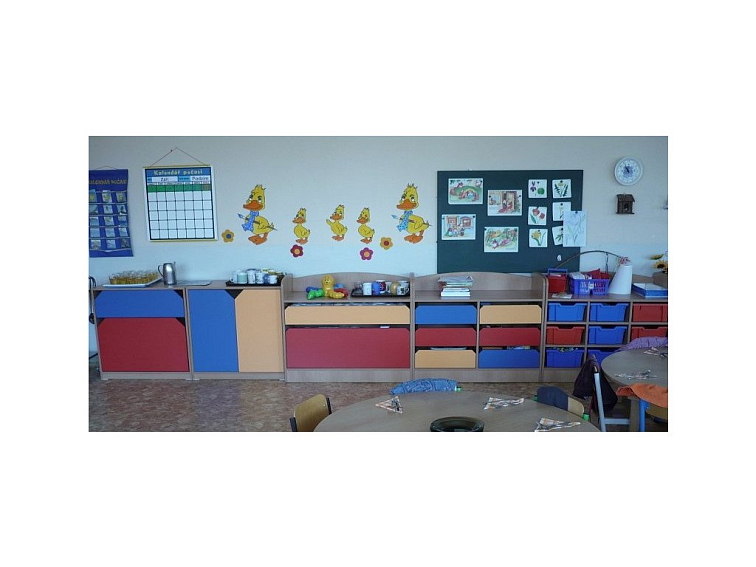 Skříňka pro mateřské školy 104x85x47 cm + 2 zásuvky