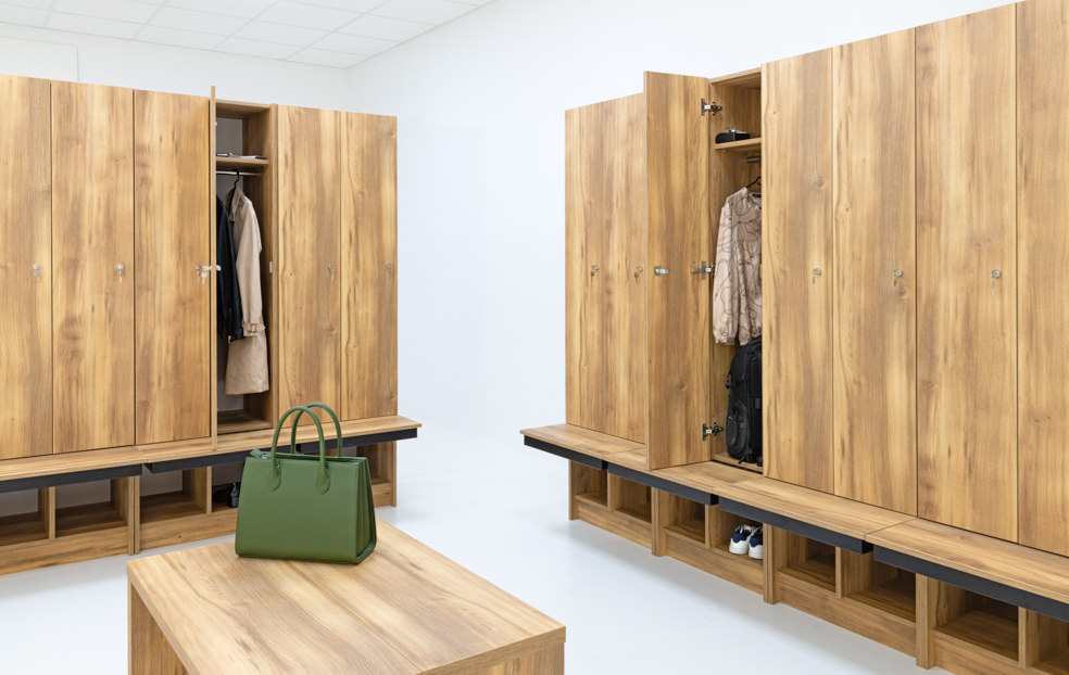 Šatní skříň 2-dvéřové lamino s lavičkou