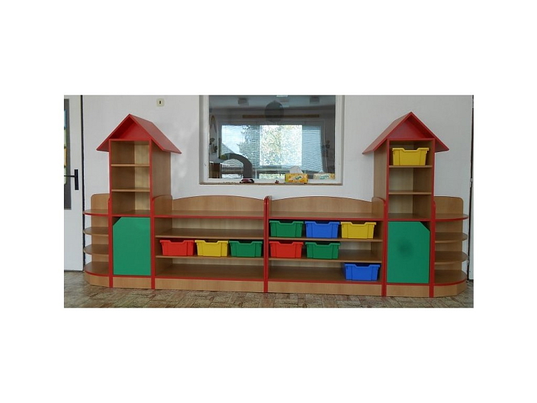 Skříňka pro mateřské školy 40x160x47 cm se stříškou