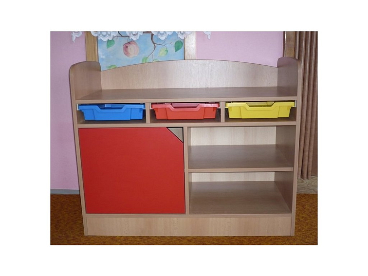 Skříňka kombinovaná pro mateřské školy 104x85x47 cm + 3 plastové zásuvky s výsuvy, police, dvířka