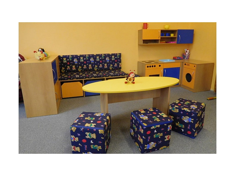 Dětský stolek ovál 120x52 cm pro mateřské školy