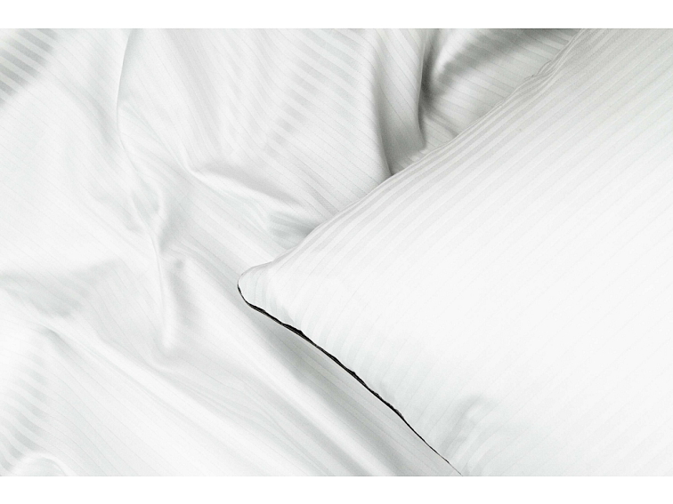 Saténové povlečenie Pruh 4mm s lemovkou - biela