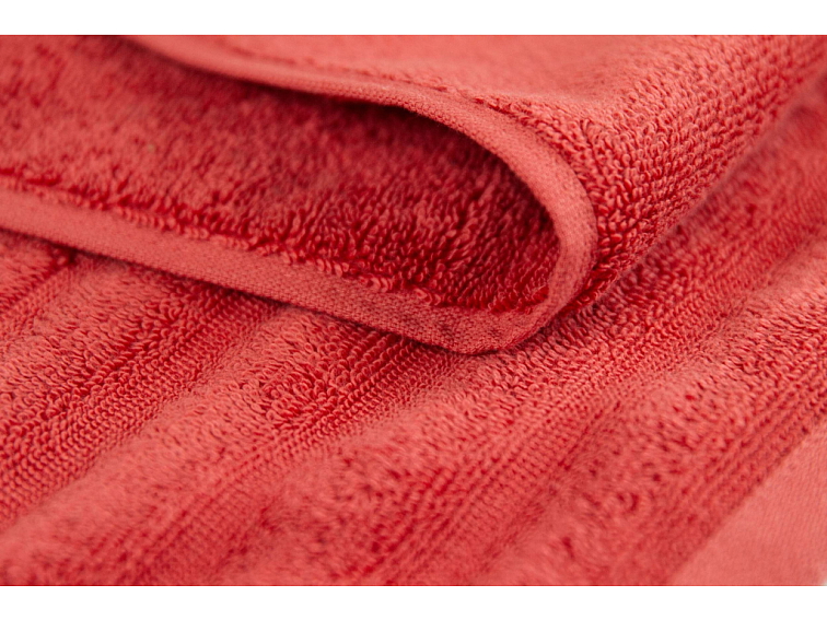 Uteráky a osuške CASA COLORATA - tmavo červená