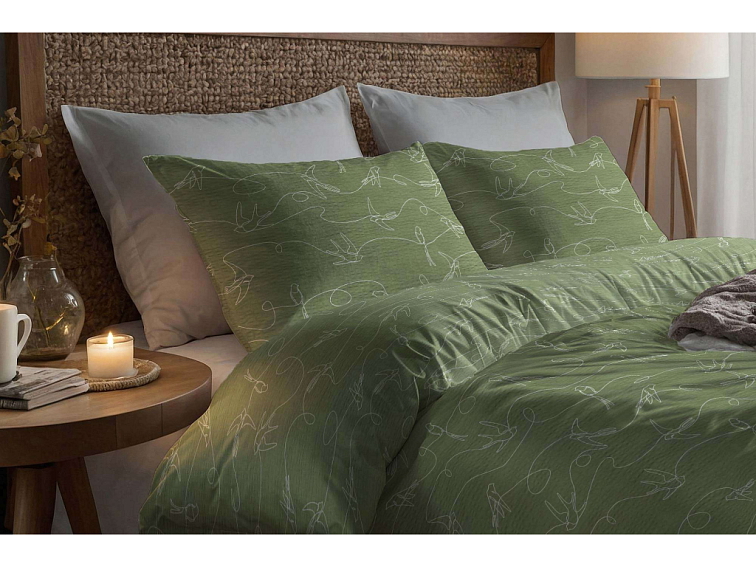 Krepová posteľná bielizeň Lastovičky v lete