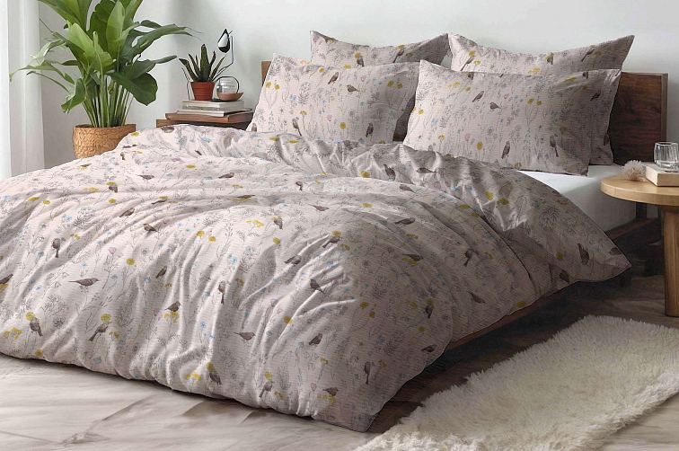 Krepové povlečenie Ptáčikovia v kvety - smotanové