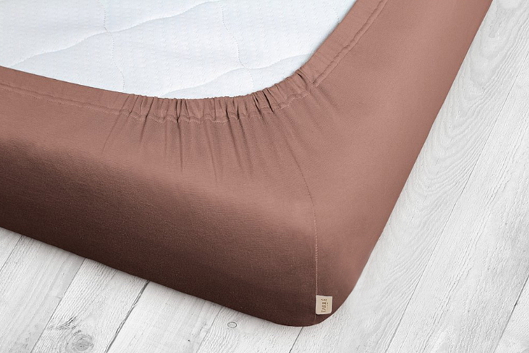 Jersey prostěradlo karamelové na výšku matrace do 20 cm