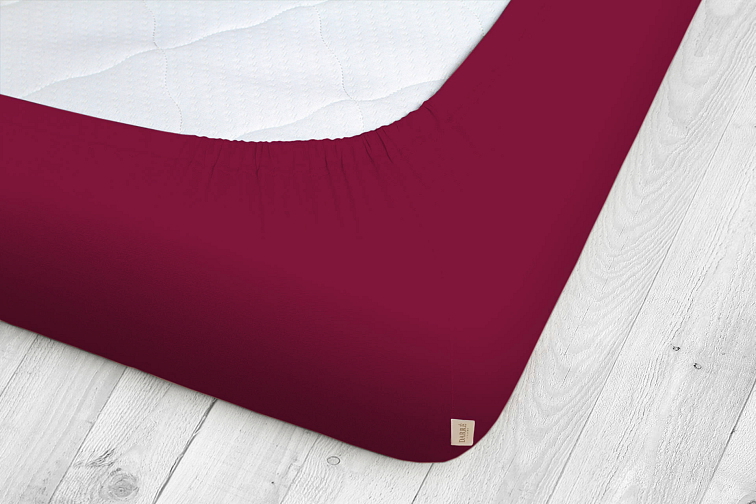 Jersey prostěradlo tmavě červené na výšku matrace do 20 cm