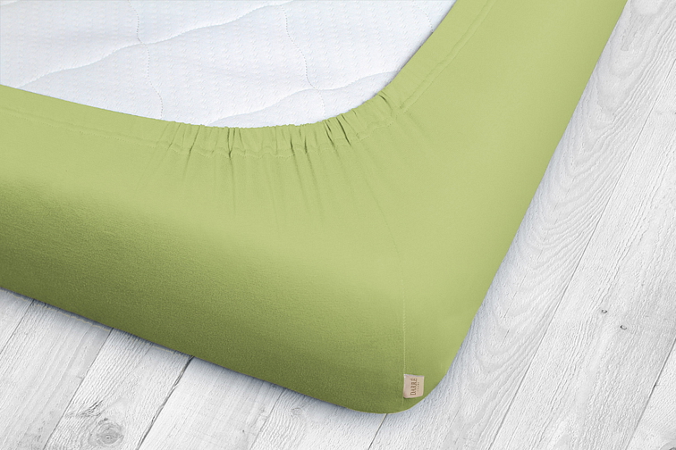 Jersey prostěradlo středně zelené na výšku matrace do 20 cm